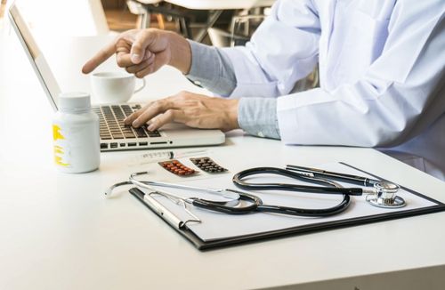 Plano de saúde deve fornecer tratamento com indicação médica expressa