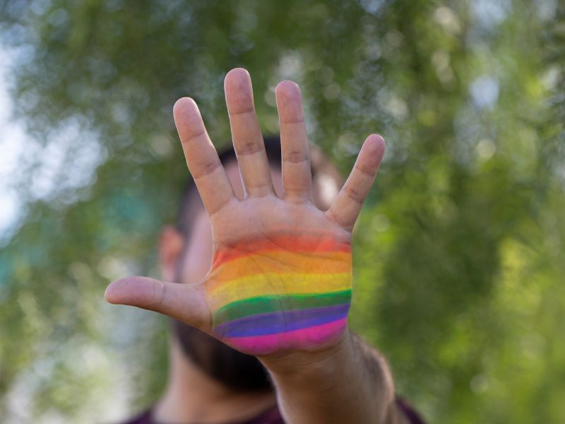Servidor é condenado por homofobia contra trabalhador