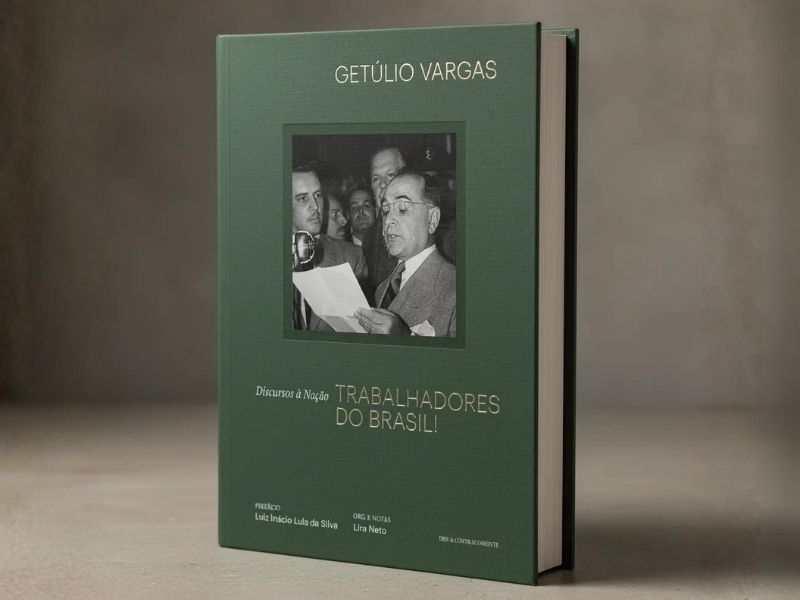 Livro “Trabalhadores do Brasil” passa a integrar biblioteca do Sindbancários