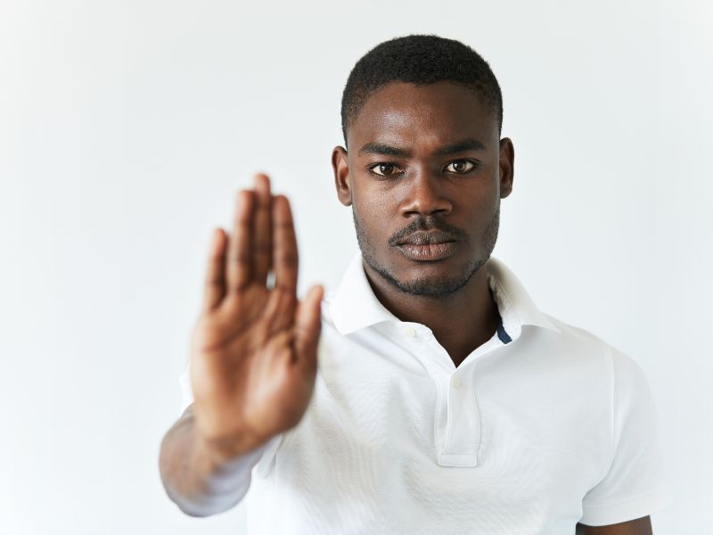 Empresa é condenada a indenizar trabalhador vítima de racismo no ambiente de trabalho