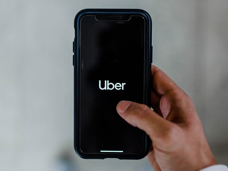 Reconhecida relação de emprego entre motorista e Uber