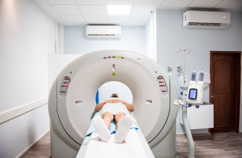 Plano de saúde deverá indenizar paciente após negar cobertura de tomografia computadorizada