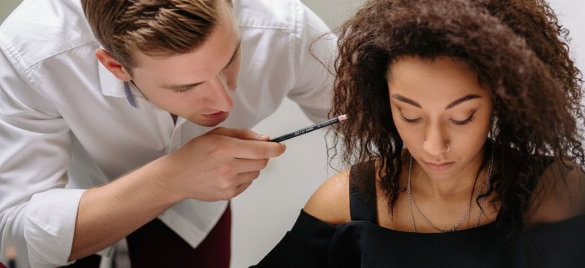 Trabalhadora vítima de assédio moral e racismo conquista indenização e reintegração