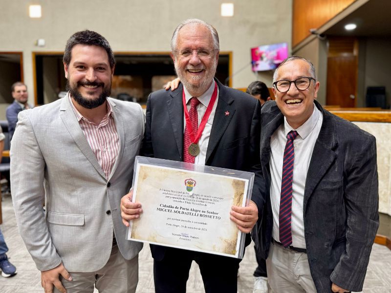 AVM Advogados prestigia entrega do título de Cidadão Porto-Alegrense ao deputado estadual Miguel Rossetto