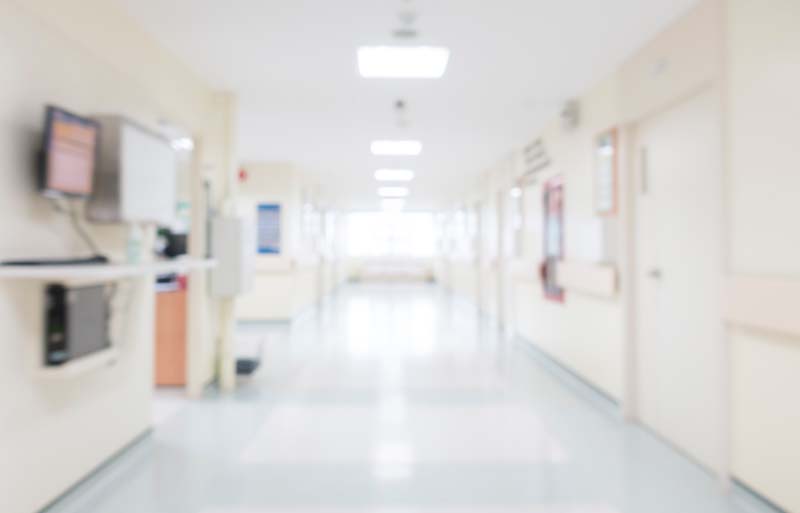 Hospital é condenado a indenizar consumidor por cobrança indevida de procedimentos