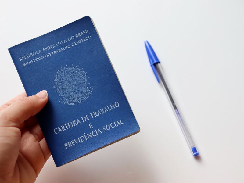 Empresa pagará danos morais coletivos por atraso em benefícios