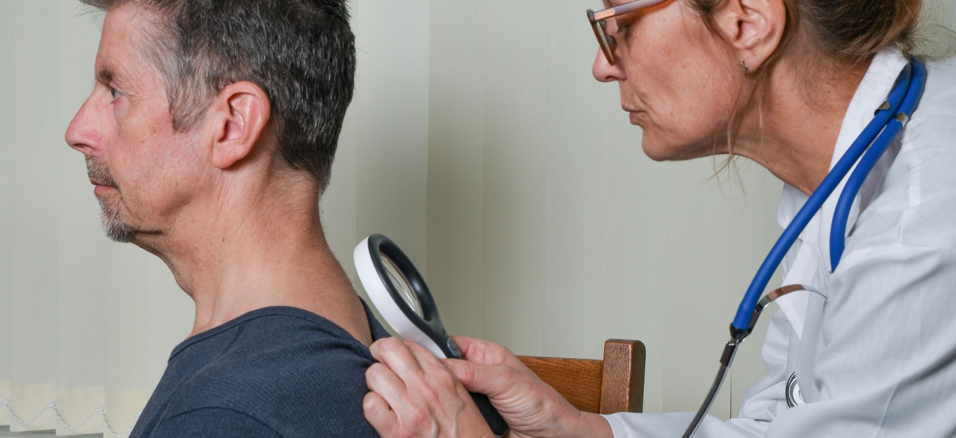 Trabalhador com câncer de pele tem dispensa discriminatória reconhecida