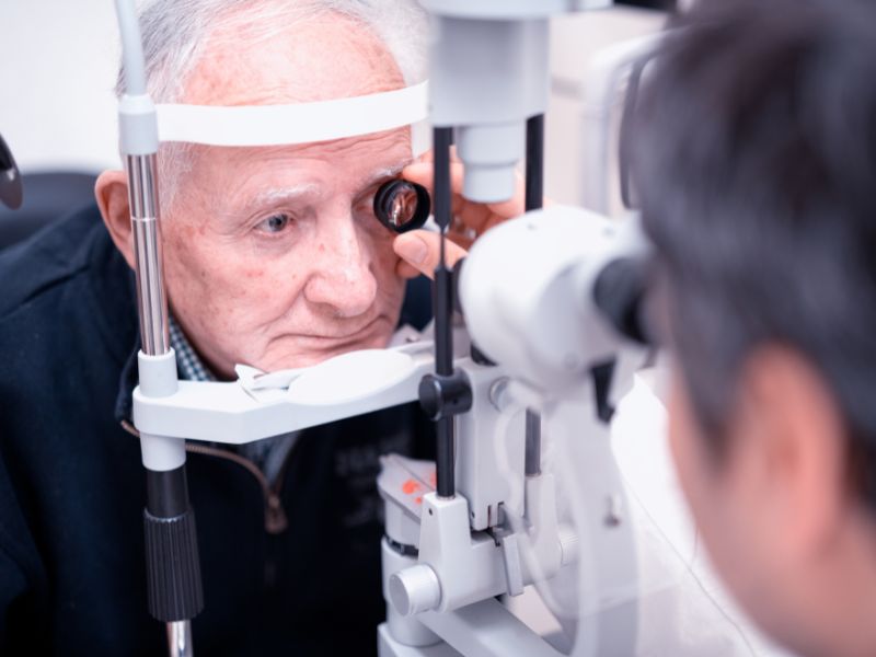 Dispensa de trabalhador com doença ocular é considerada discriminatória