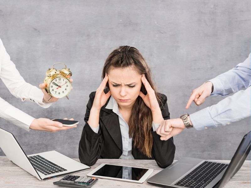 Trabalhadora com Burnout tem direito à estabilidade mesmo sem afastamento pelo INSS