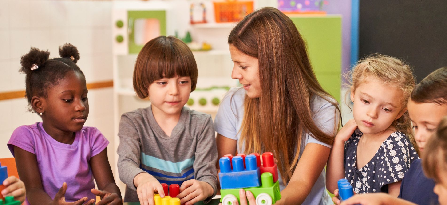 TRT-RS reconhece assistente de turno inverso como professora de educação infantil