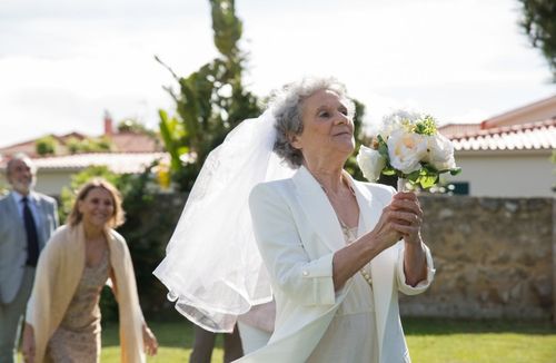 Idosa de 76 anos consegue divórcio judicial após 20 anos para oficializar novo casamento