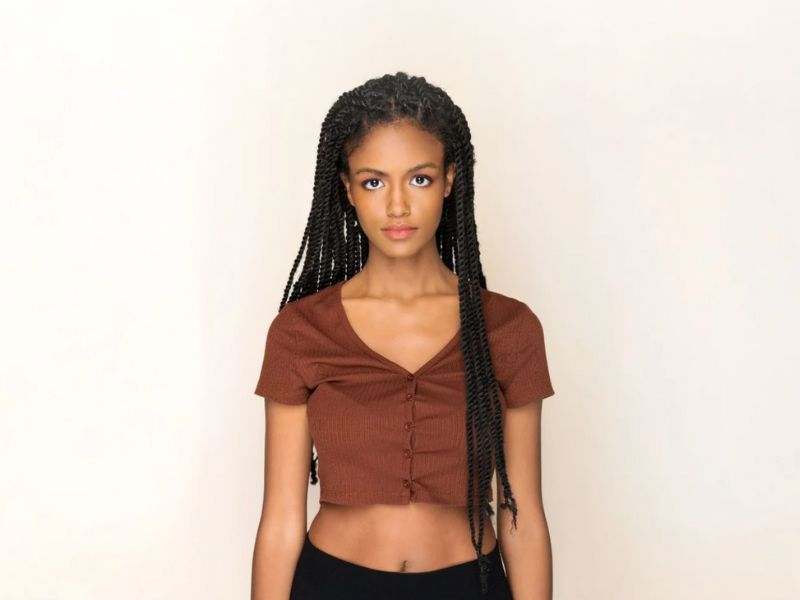 Empresa é condenada por racismo após demitir funcionária por usar tranças afro